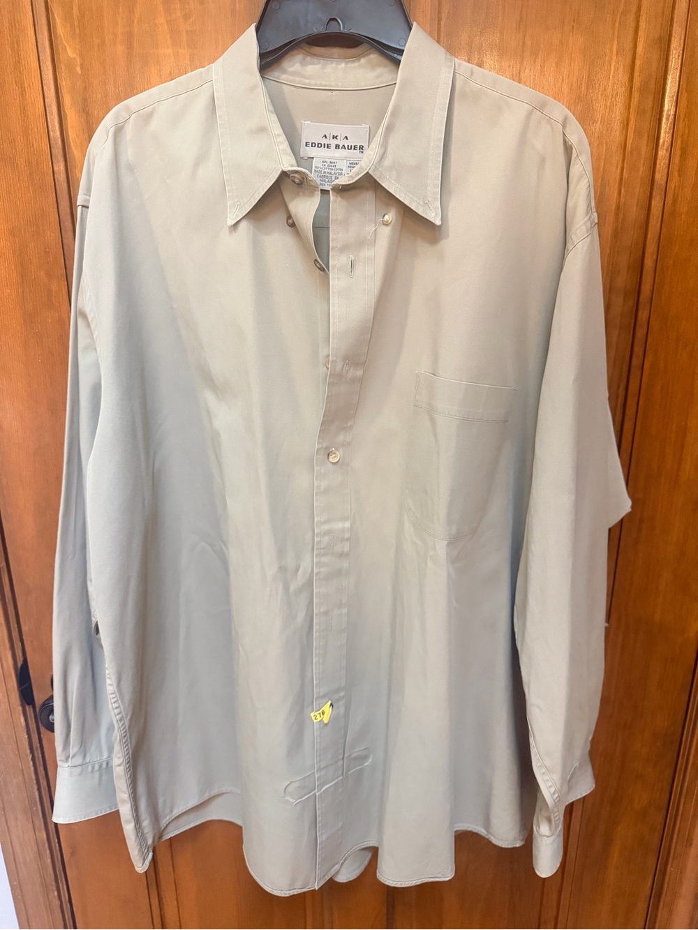 Eddie Bauer Men's Button-Up Shirt in Light Tan